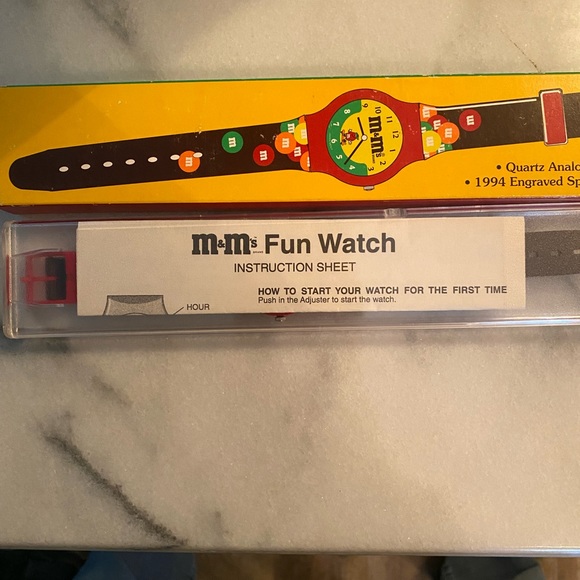 M&M Quartz Watch - Picture 3 of 4